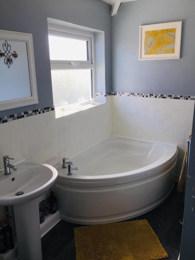 Sunnyside - Large Seaside Home With Views And Hot Tub برستاتين المظهر الخارجي الصورة